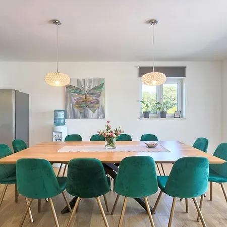 Enigma Bd 6 With Pool ,parking, Bbq, Replax 아파트