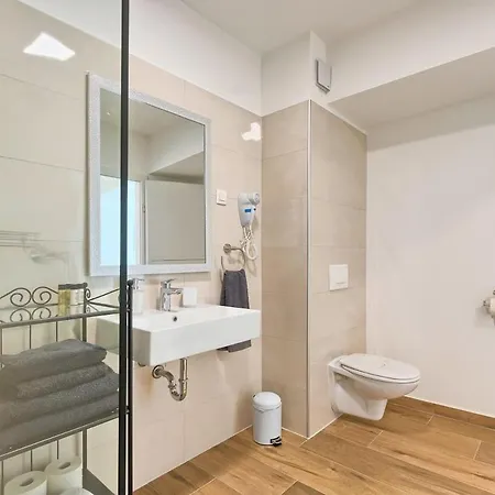 아파트 Enigma Bd 6 With Pool ,parking, Bbq, Replax
