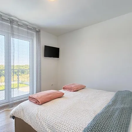 Enigma Bd 6 With Pool ,parking, Bbq, Replax * 풀라