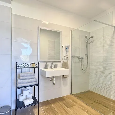 Enigma Bd 6 With Pool ,parking, Bbq, Replax 아파트 풀라